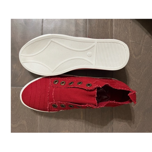 Red slip on tennis shoes - Picture 6 of 6